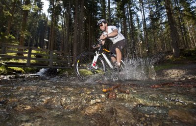 Mountainbiken in der wunderschönen Natur des Pitztals. (c) TVB Pitztal